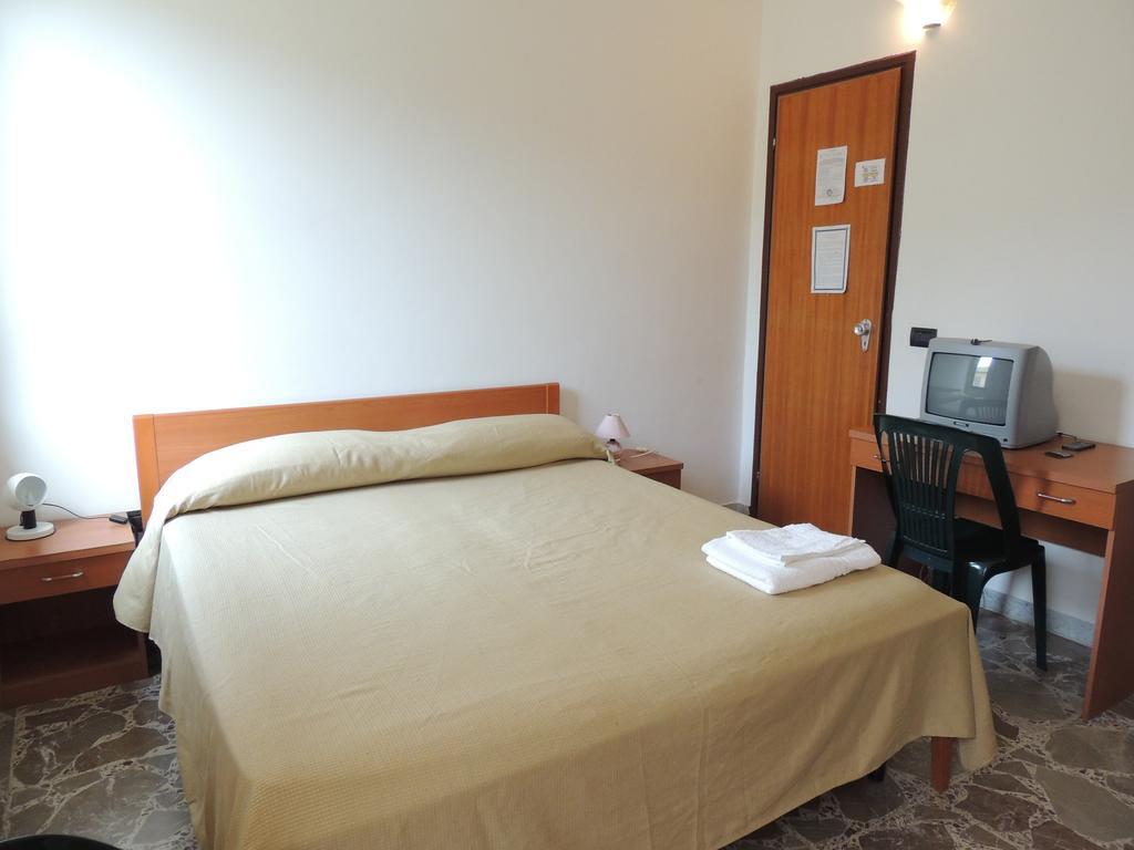 Albergo Il Terrazzino Vibo Valentia Marina Zimmer foto